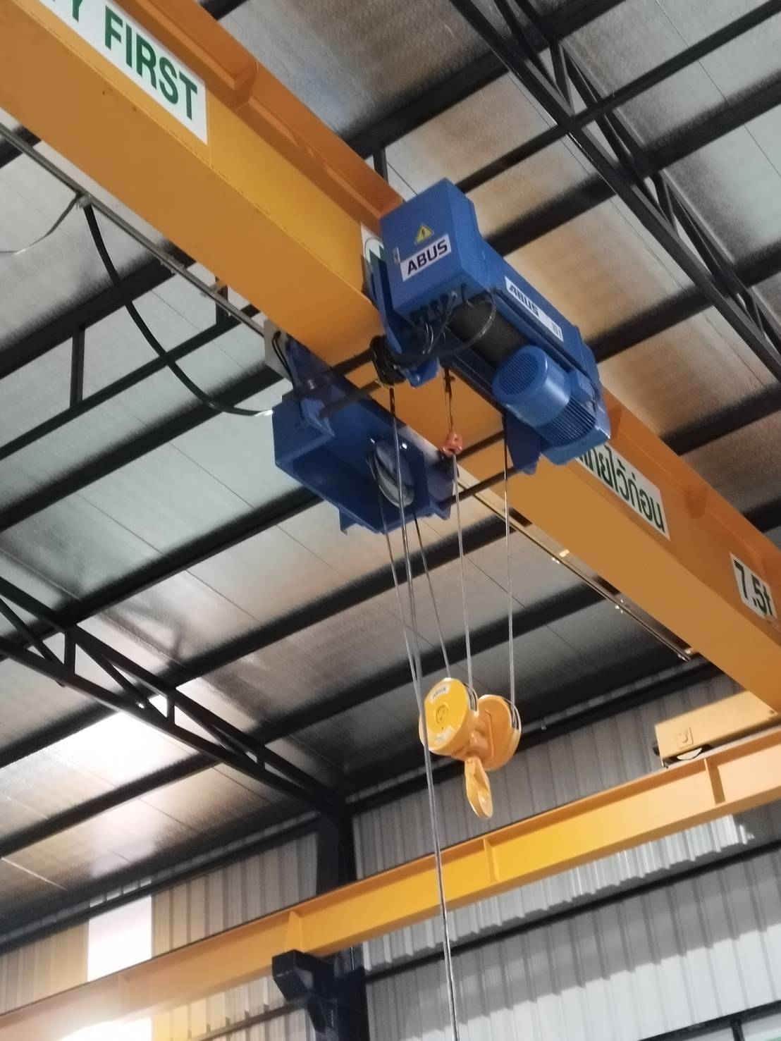 เครนโรงงาน เครนไฟฟ้า และรอกไฟฟ้ามือสอง